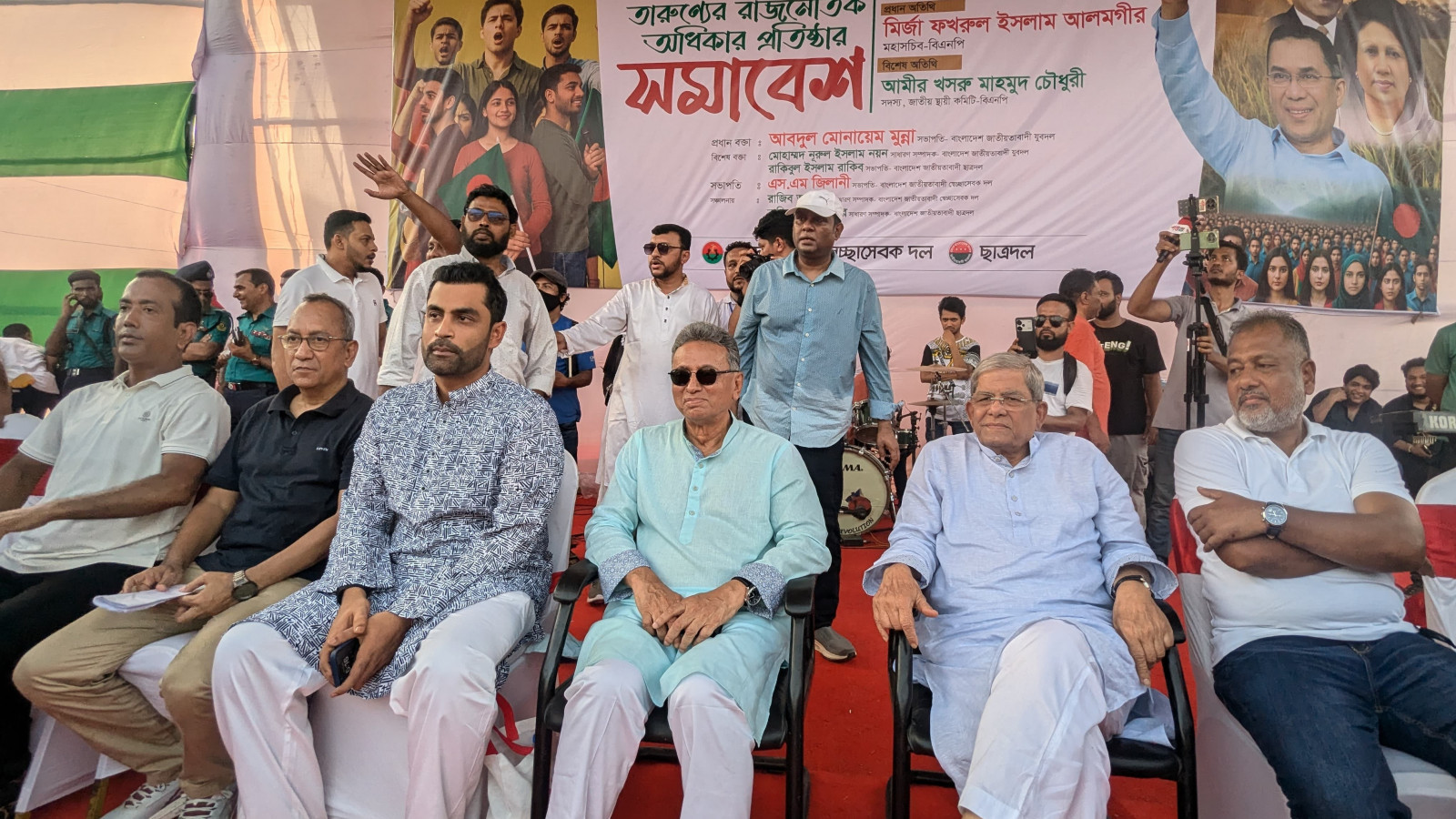 Tamim Iqbal joins BNP rally in Chittagong